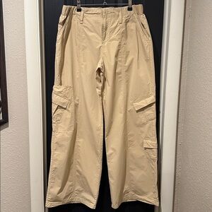Elodie brand, wide leg, low rise, cotton cargo pants in tan. XL.